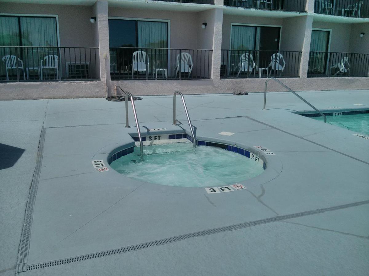  | Tropical Seas Hotel