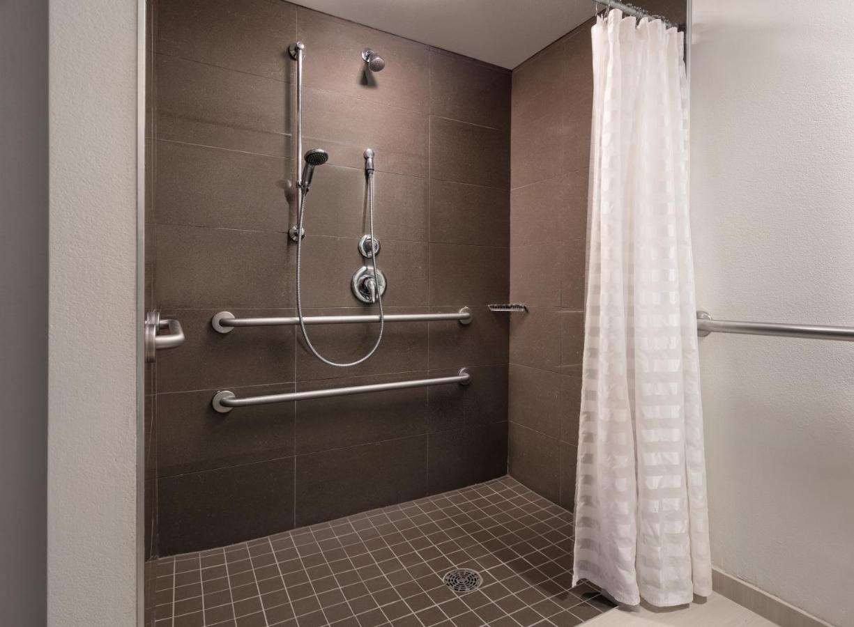1 Bedroom 1 Queen Disability Access with Tub at Hyatt House Denver Tech Center