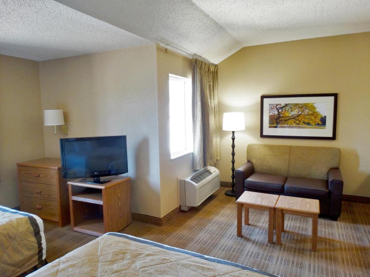 Deluxe Studio with Two Double Beds - Non-Smoking at Extended Stay America Suites Boston Peabody