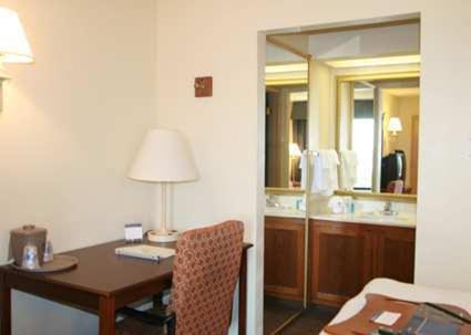 Standard Queen Non-Smoking at Quality Inn & Suites Searcy I-57