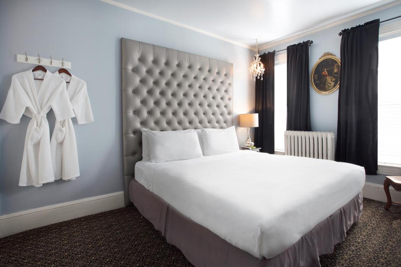King Room with Shared Bathroom at Ballard Inn