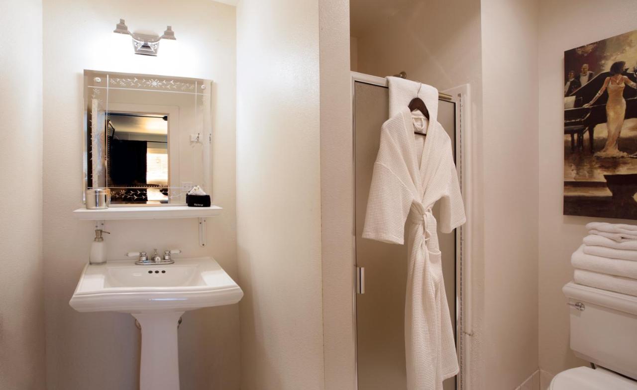 Deluxe King Room at Ballard Inn