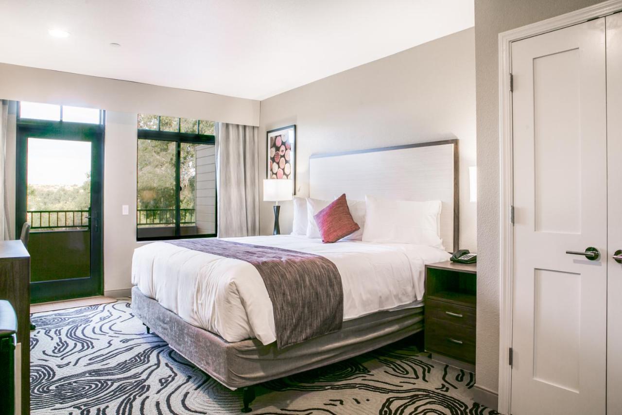 | Hotel Siri Downtown - Paso Robles