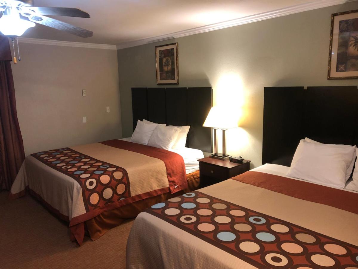 Deluxe Queen Suite with Two Queen Beds - Non-Smoking at Global INN