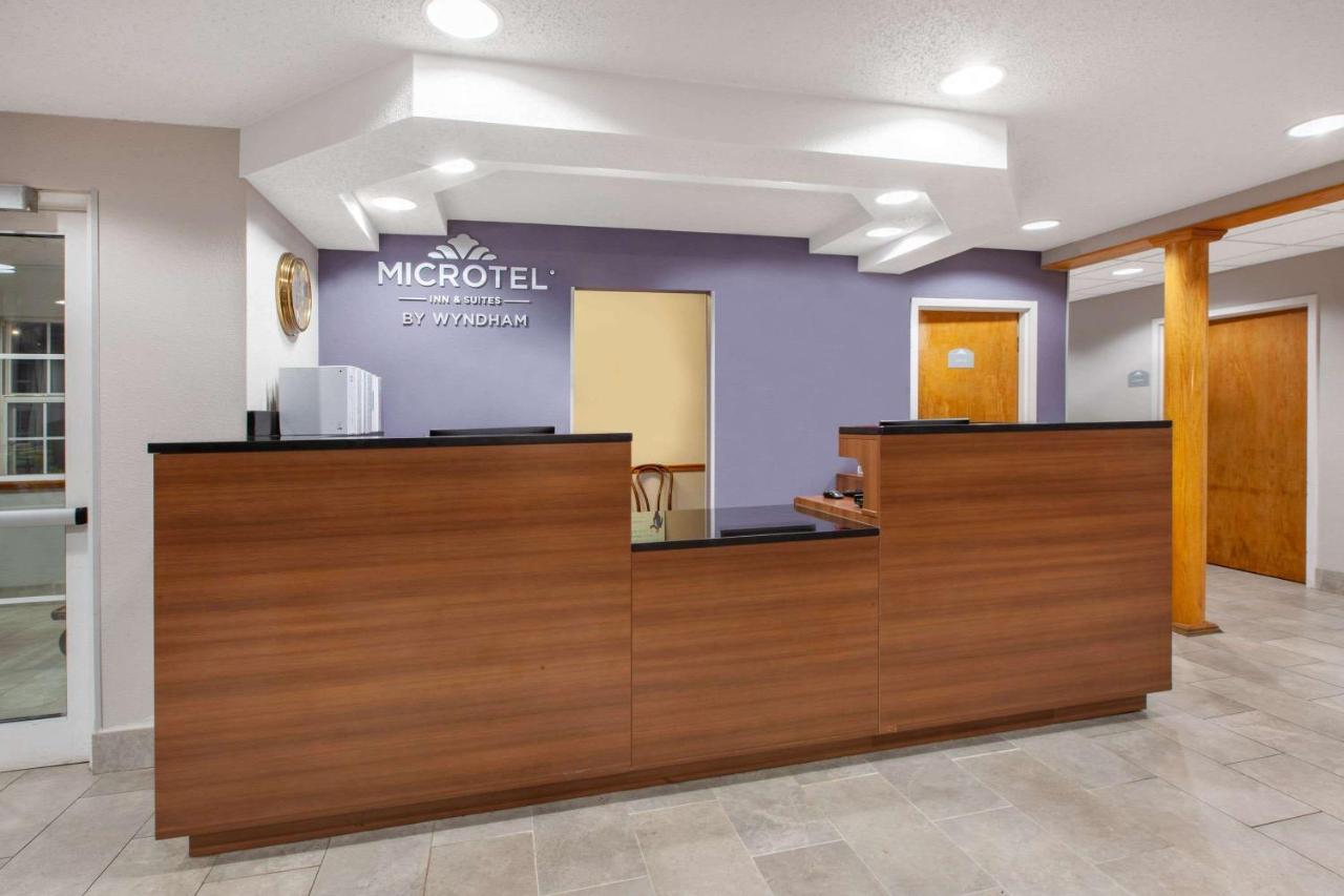 | Microtel Inn & Suites by Wyndham Pittsburgh Airport