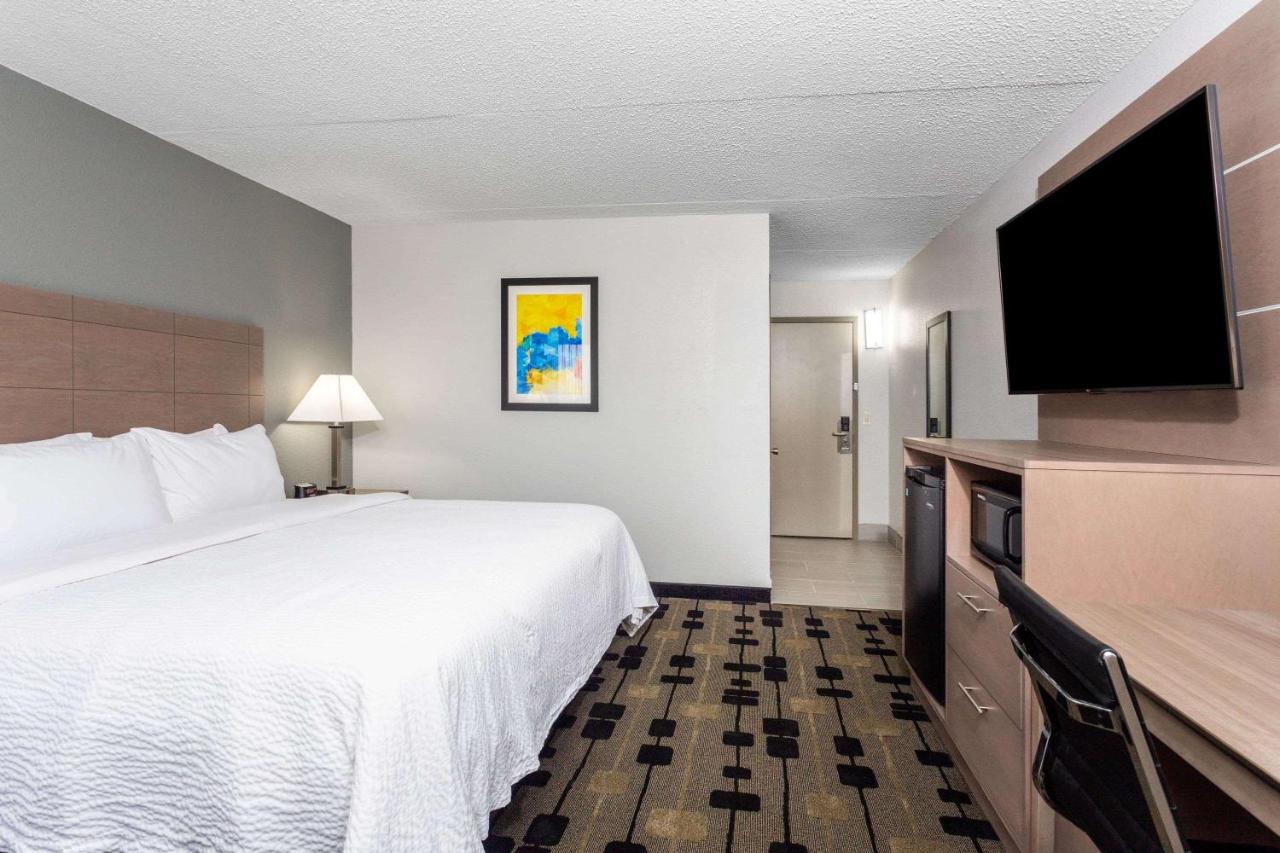 King Room - Disability Access/Non-Smoking at Sleep Inn Terre Haute University Area