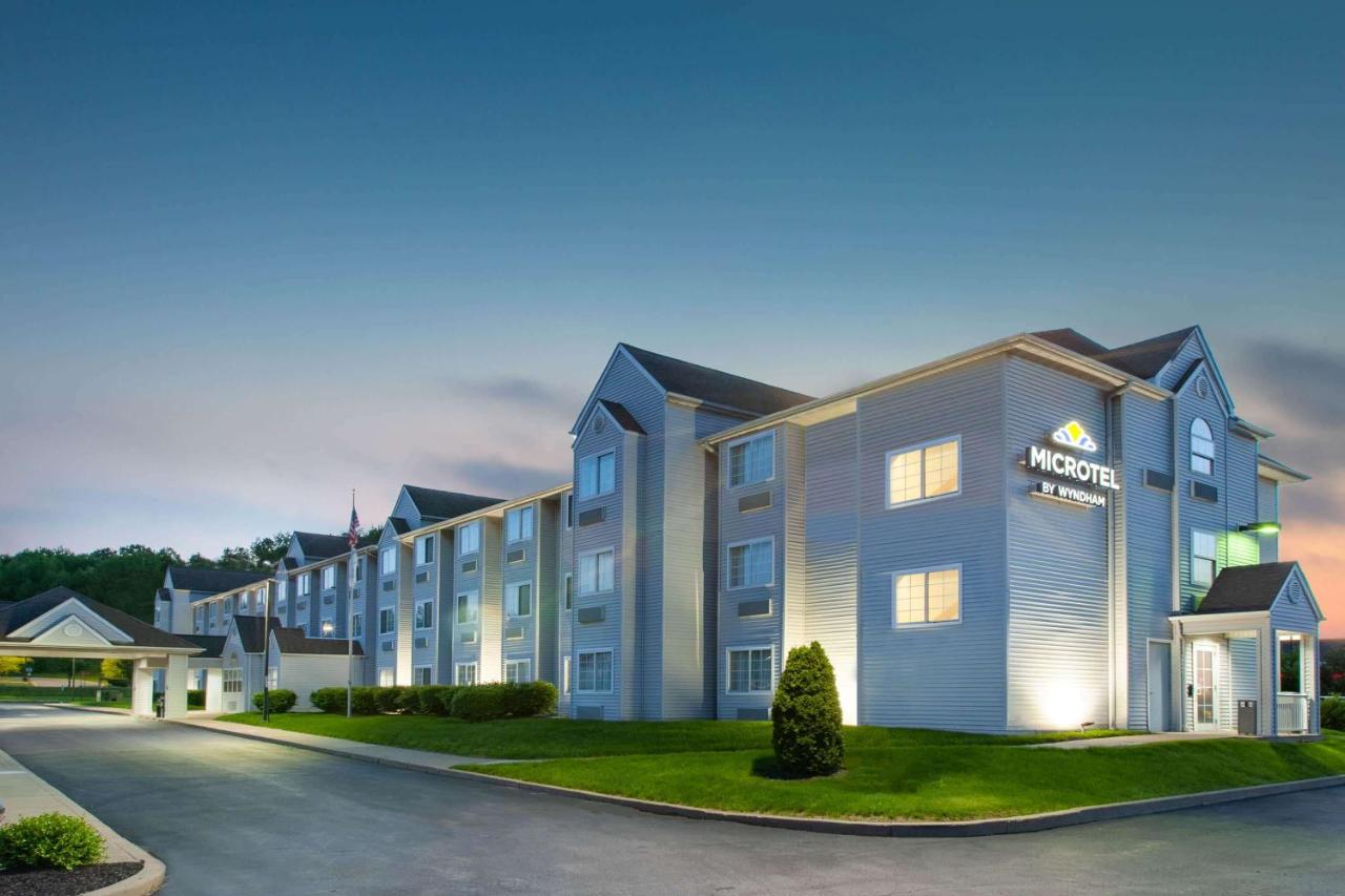| Microtel Inn & Suites by Wyndham Pittsburgh Airport