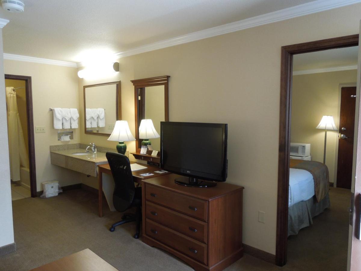 Double Suite - Non Smoking at Best Western Clermont