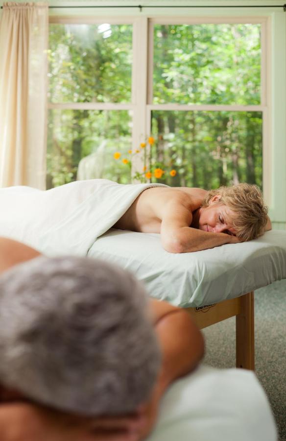 | Inn & Spa at Cedar Falls
