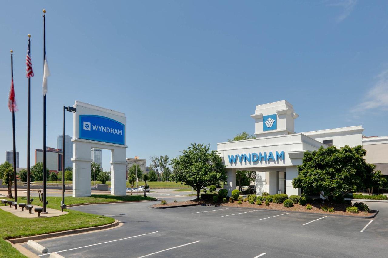 | Wyndham Riverfront Hotel