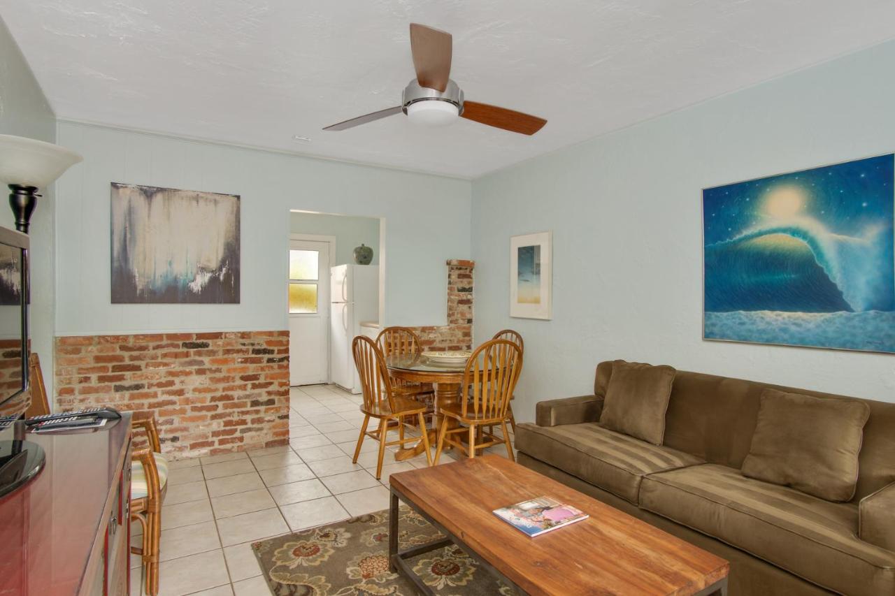  | Beach Place Guesthouses