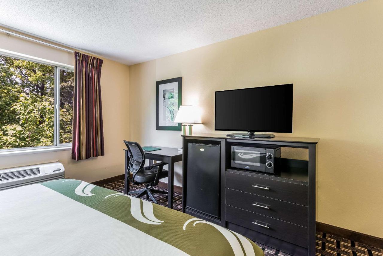 King Room - Accessible/Non-Smoking at Quality Inn Huntersville near Lake Norman