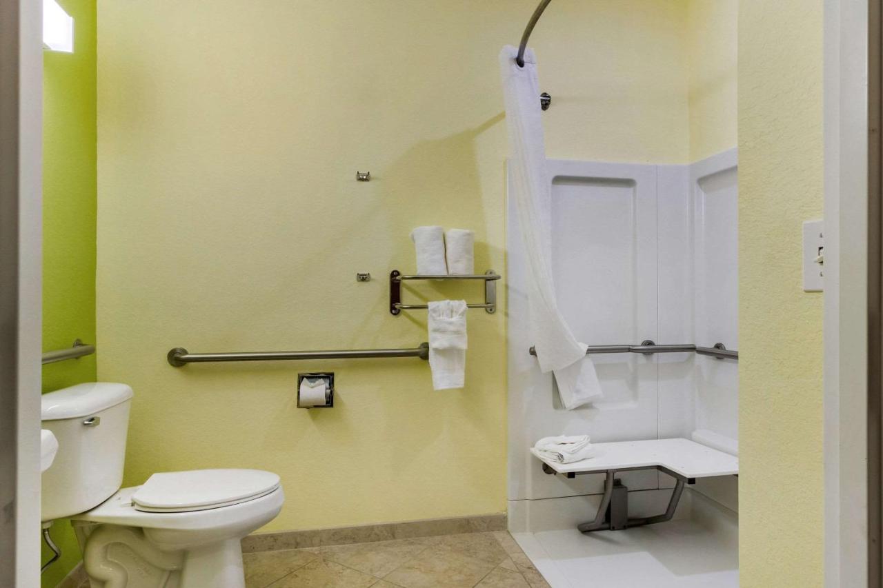Room #29467818 at Quality Inn & Suites Lehigh Acres Fort Myers