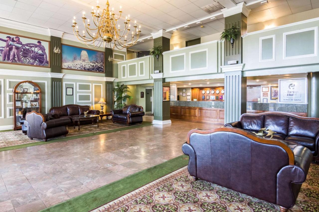 | Plaza Inn & Suites