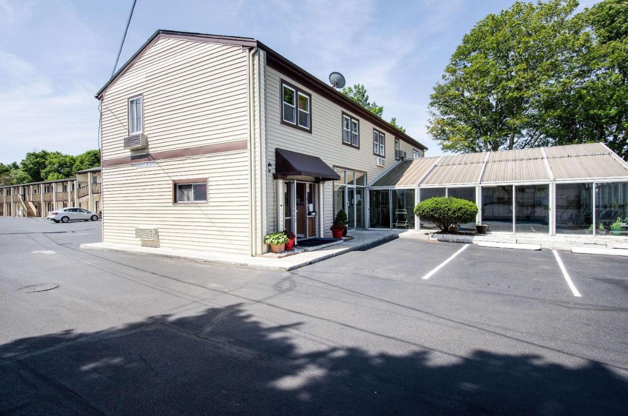 | Econo Lodge West Yarmouth - Cape Cod