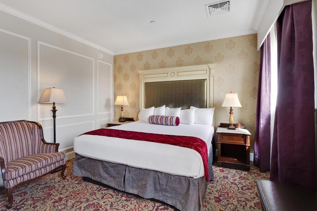 Deluxe King Room at Prince Conti Hotel