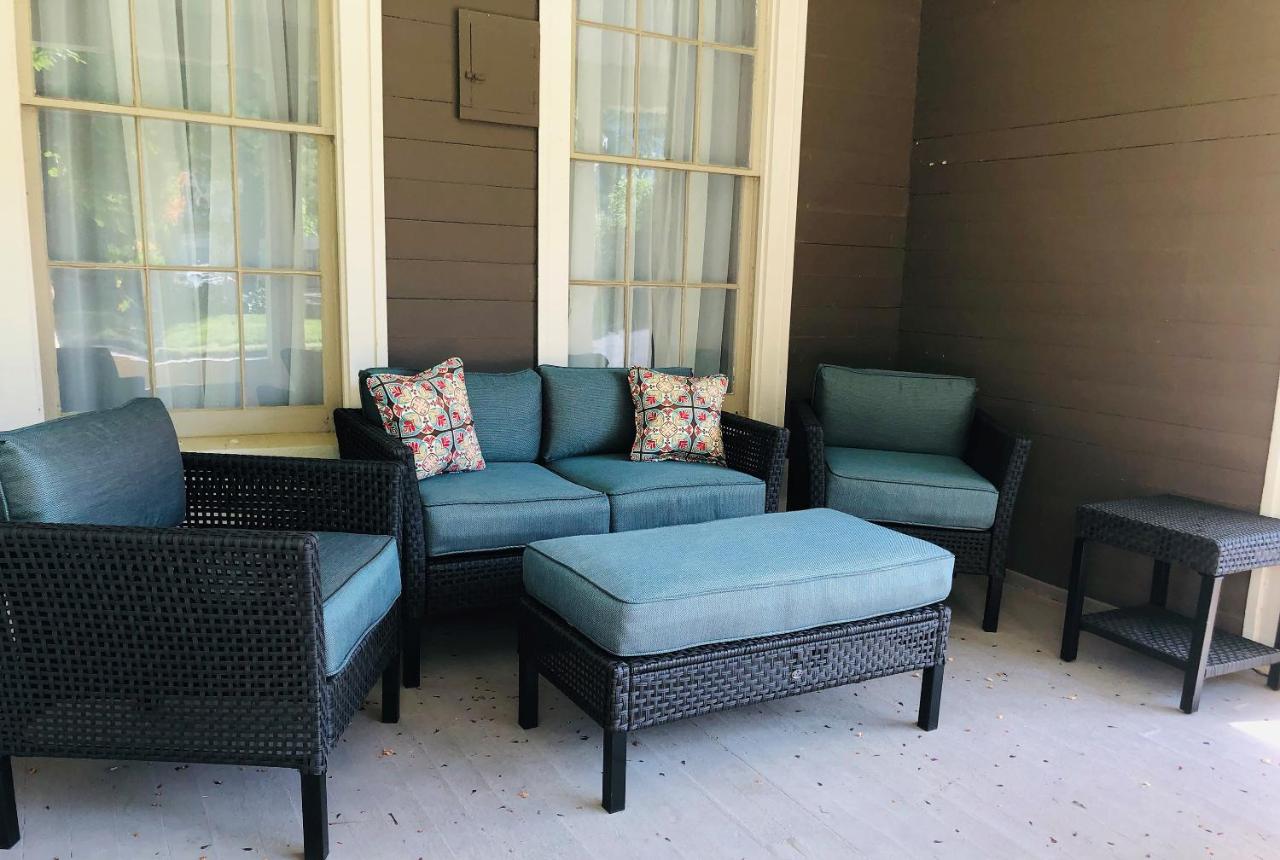 | John Henry Bed & Breakfast