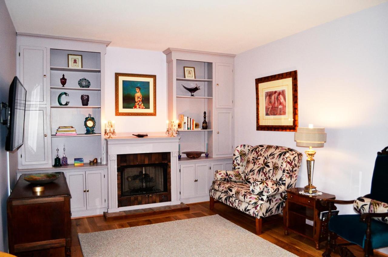 | John Henry Bed & Breakfast