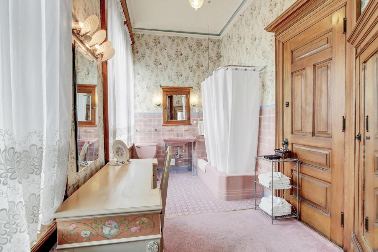  | The Gables at Stirling Guest Hotel
