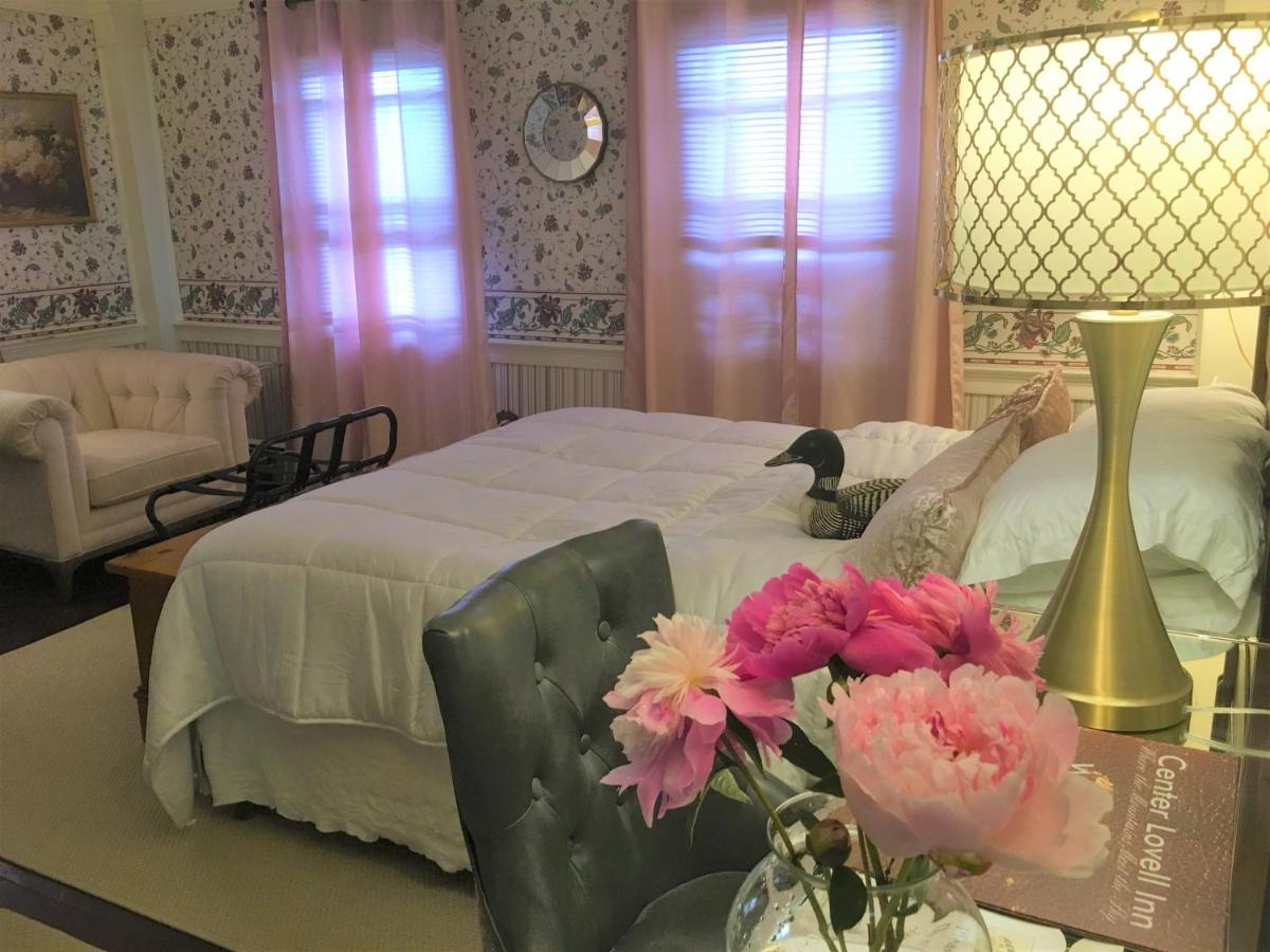 | Center Lovell Inn
