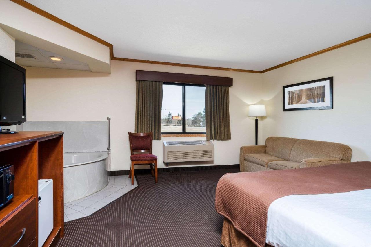 Deluxe King Suite - Non-Smoking at AmericInn by Wyndham Park Rapids