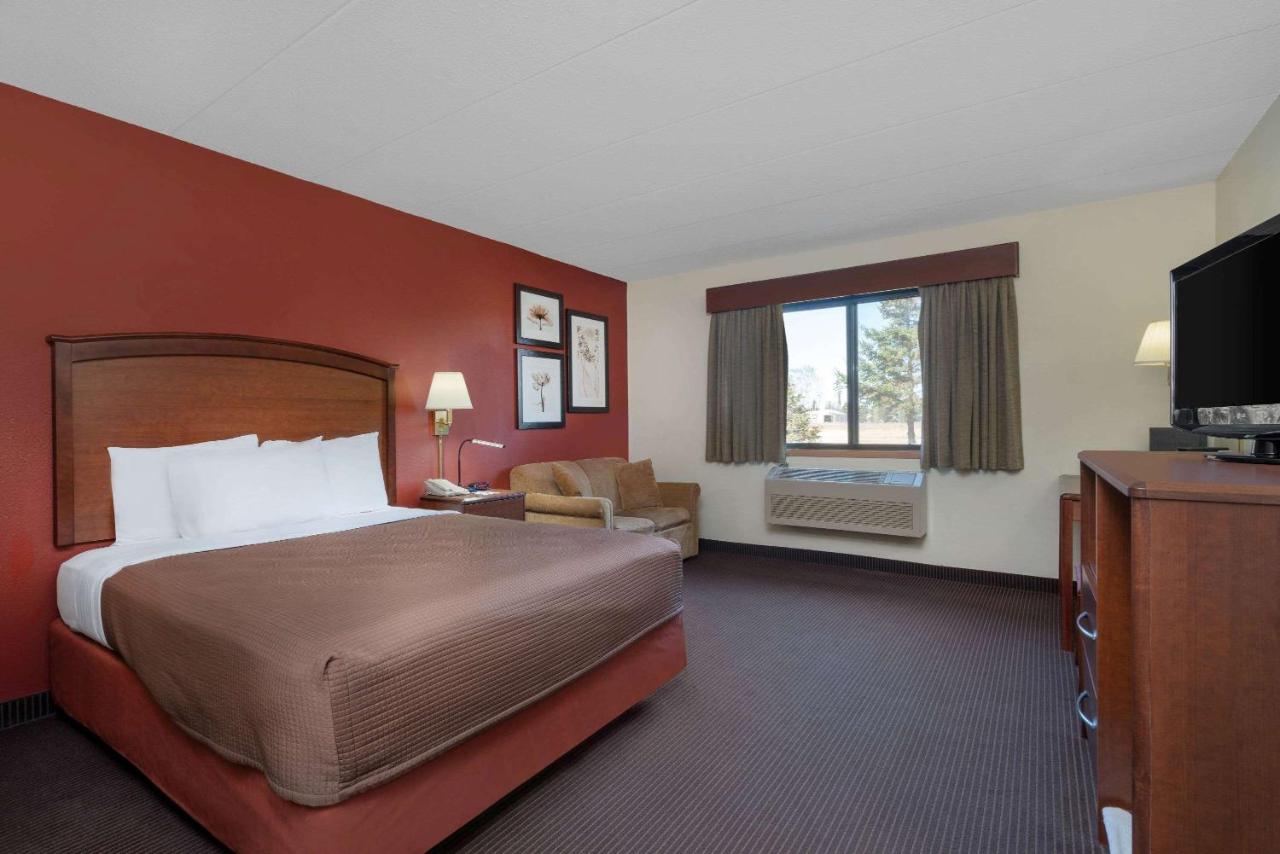 Queen Room - Mobility Access/Non-Smoking at AmericInn by Wyndham Park Rapids