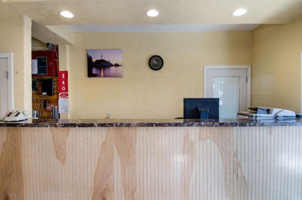 | Econo Lodge West Yarmouth - Cape Cod