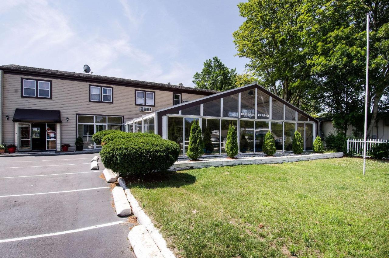 | Econo Lodge West Yarmouth - Cape Cod