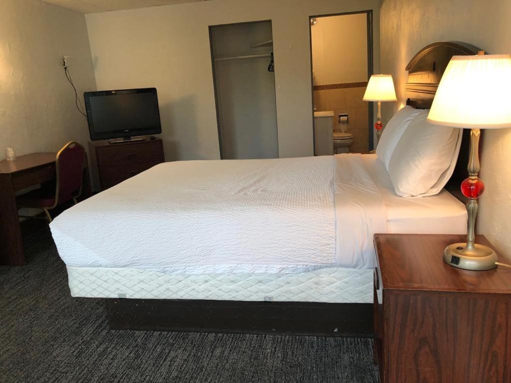 | Portland Super Value Inn