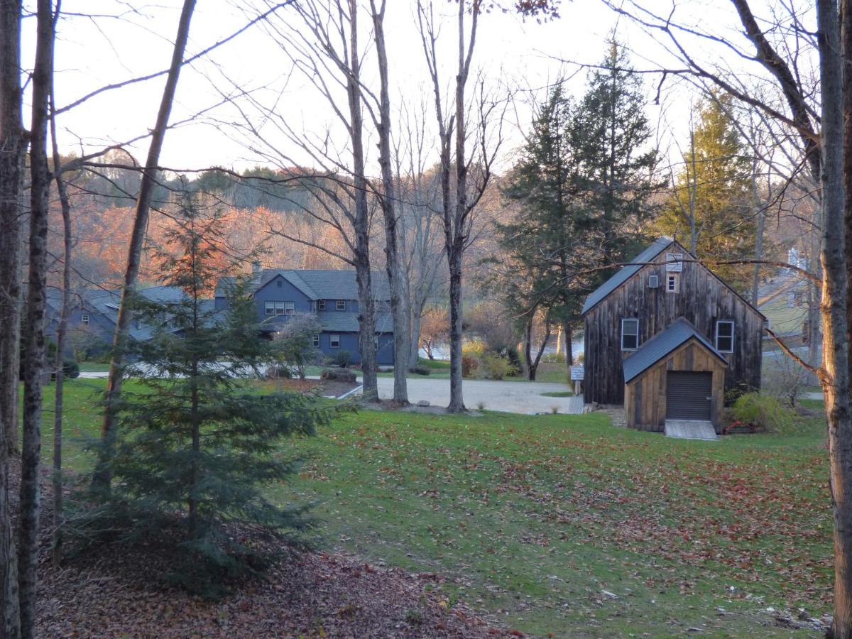 | Riverhouse