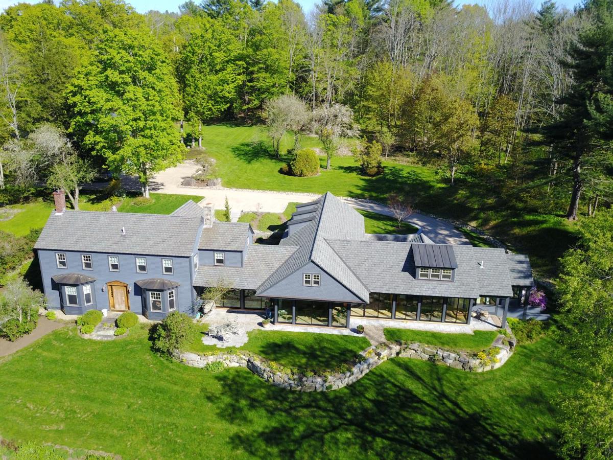 | Riverhouse