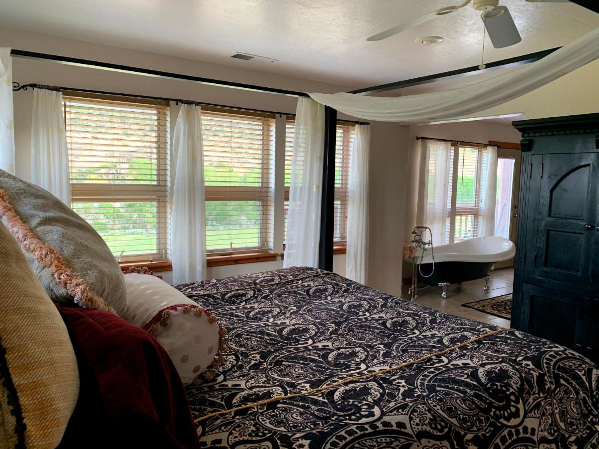 | Slot Canyons Inn Bed & Breakfast