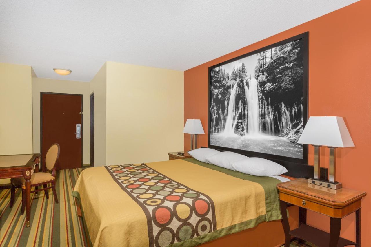 King Room - Non-Smoking at Super 8 by Wyndham Chico