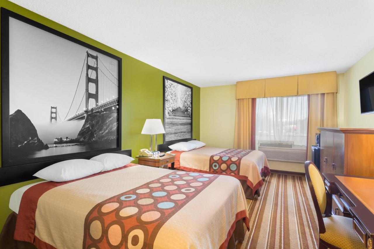 Queen Room with Two Queen Beds - Smoking at Super 8 by Wyndham Chico