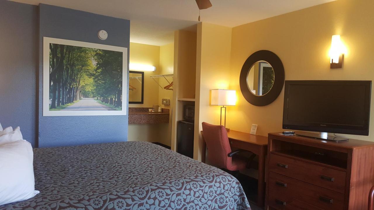  | Days Inn by Wyndham Trenton