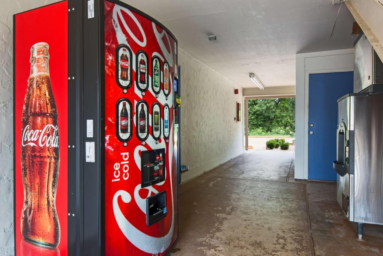 | Motel 6-Atlanta, TX