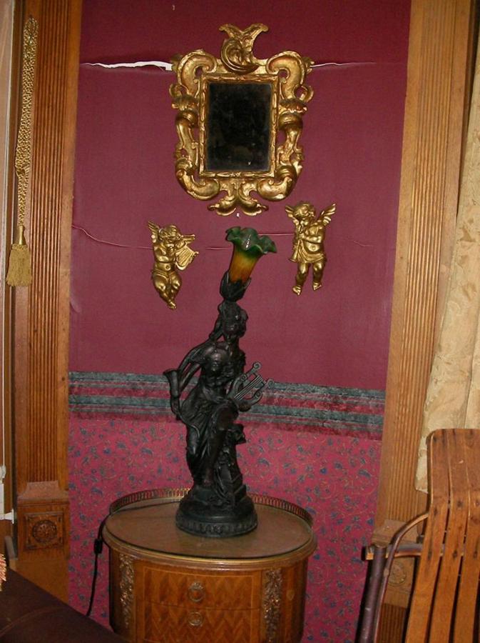 | Riverview Mansion Hotel