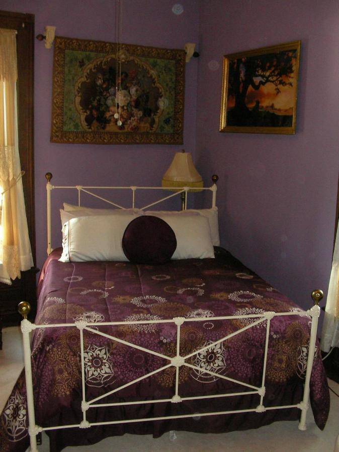 | Riverview Mansion Hotel