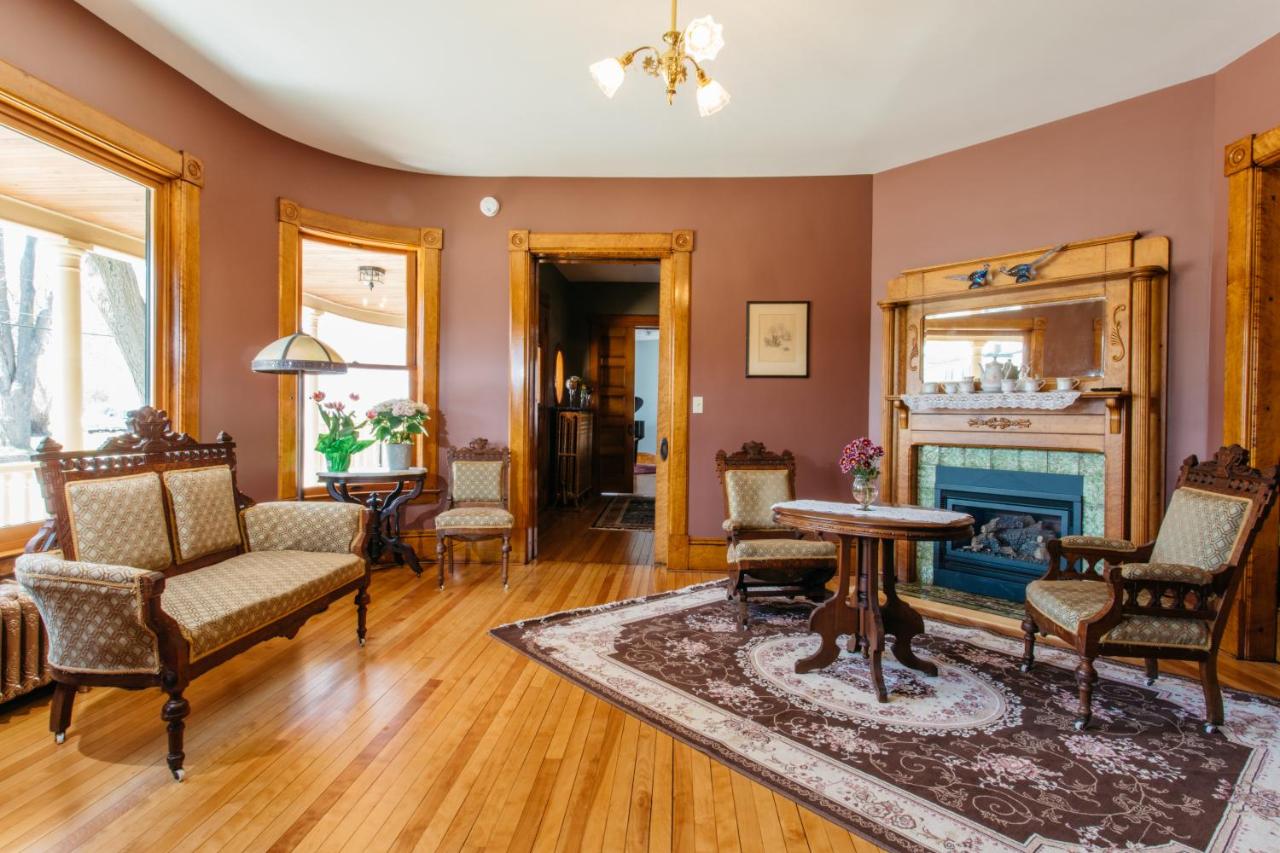 | Reynolds House Inn