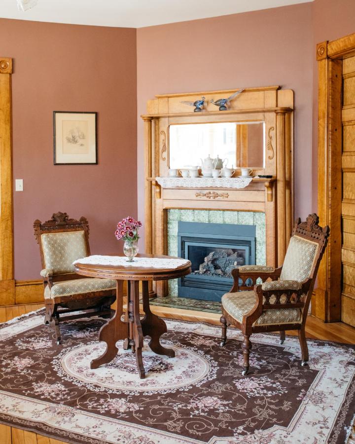 | Reynolds House Inn