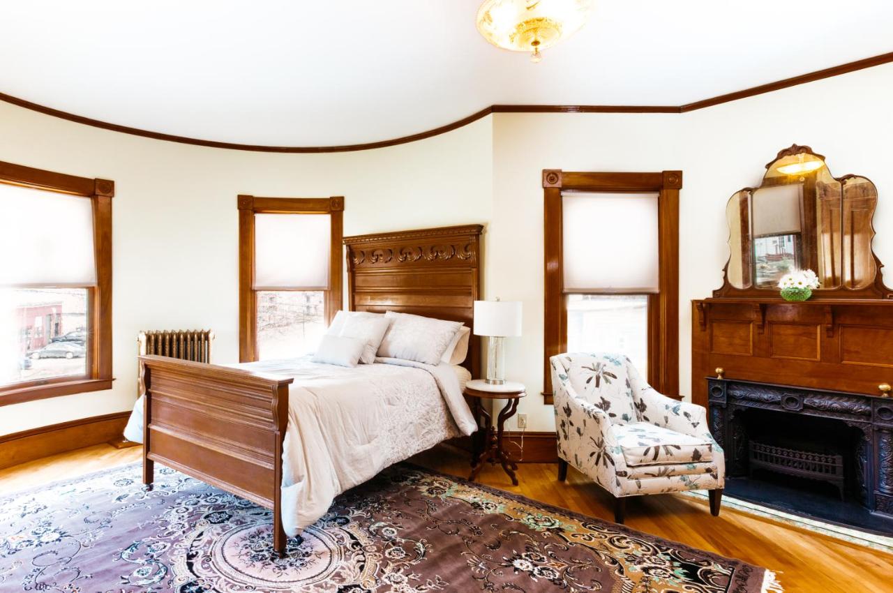  | Reynolds House Inn