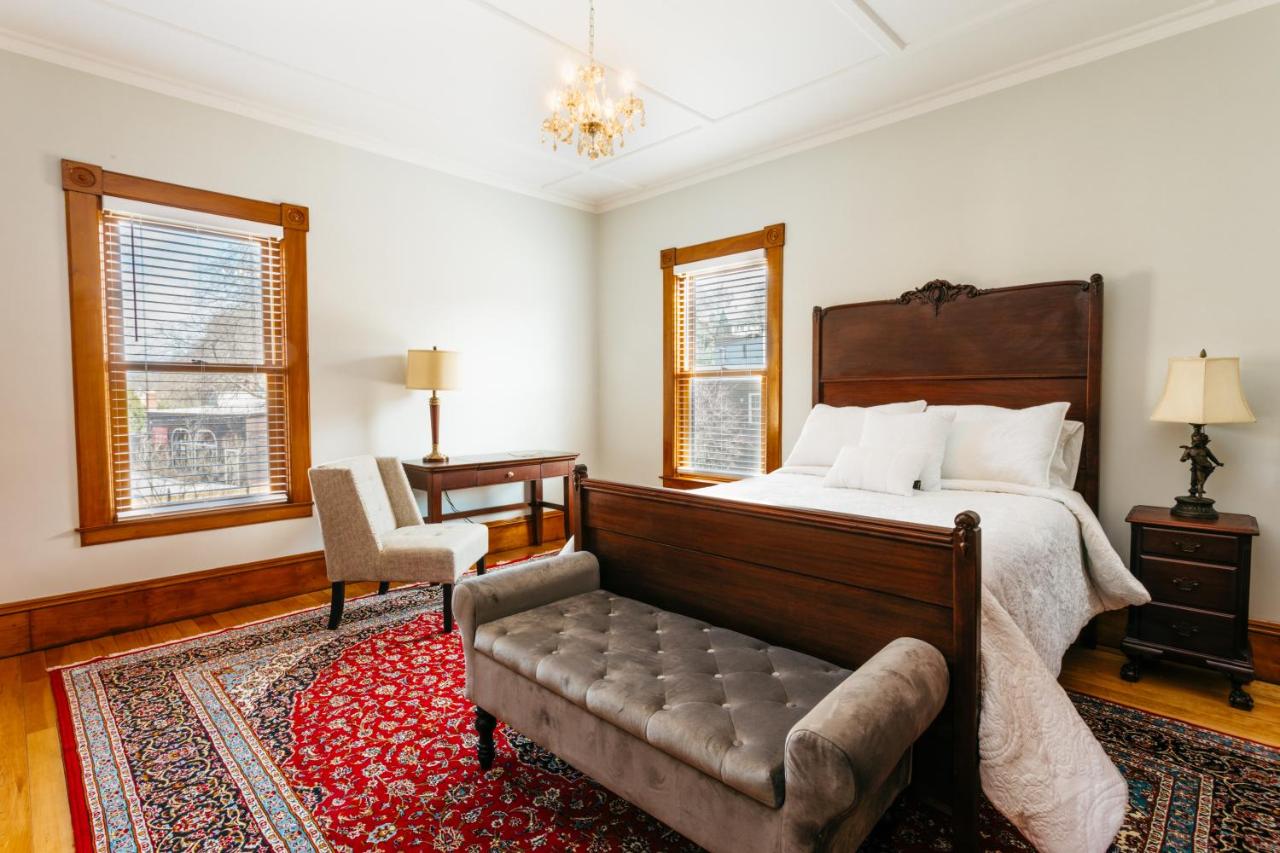 | Reynolds House Inn