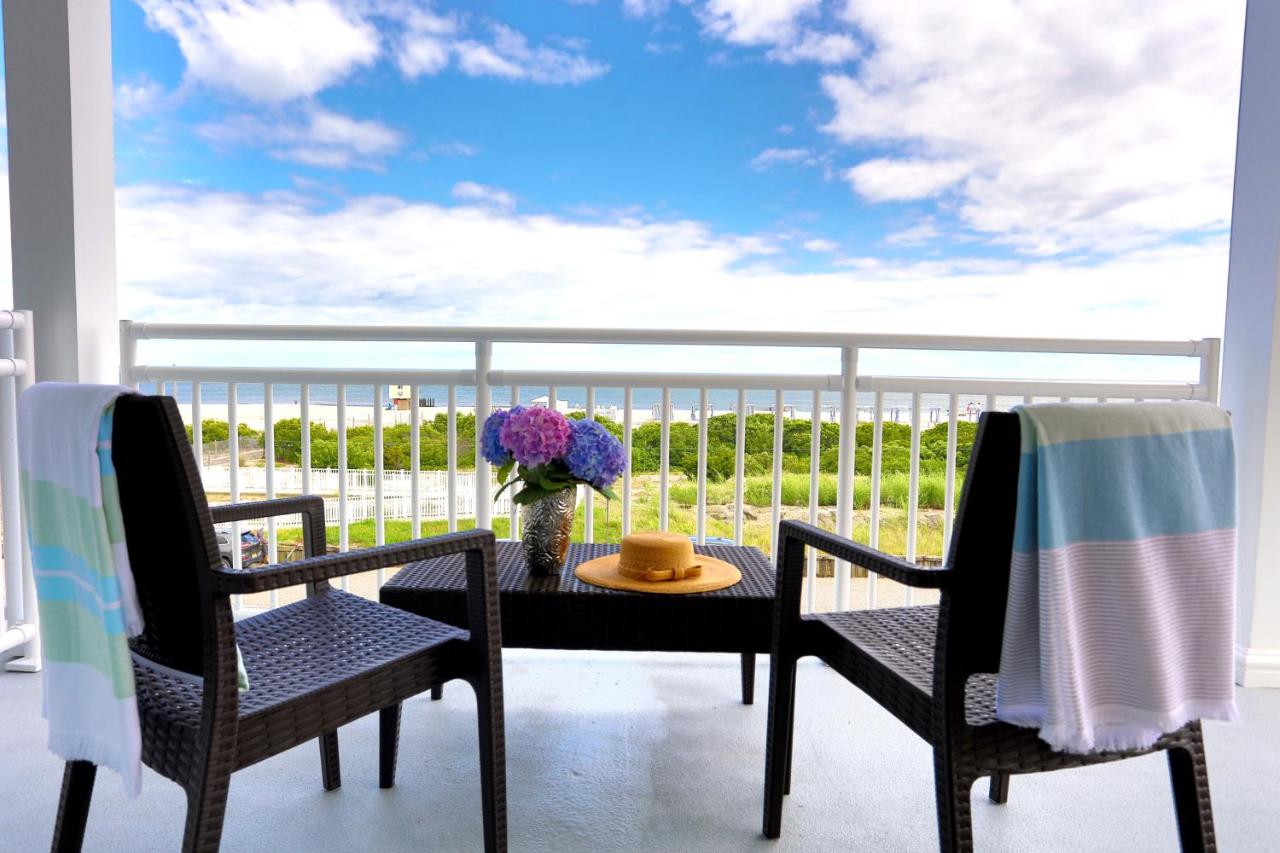 Deluxe Double Room with Balcony and Sea View at La Mer Beachfront Resort