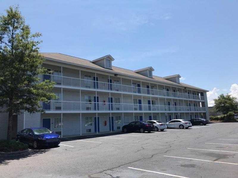  | InTown Suites Extended Stay Charleston SC - Rivers Ave