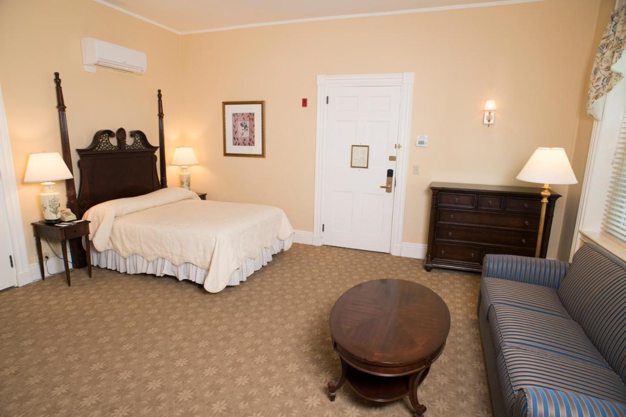 | Middlebury Inn