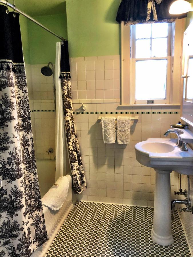 | The Inn on Knowles Hill Bed & Breakfast Hotel