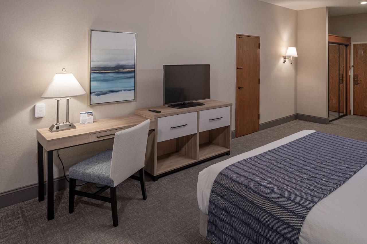 Standard Double Room at Bay Club Hotel & Marina