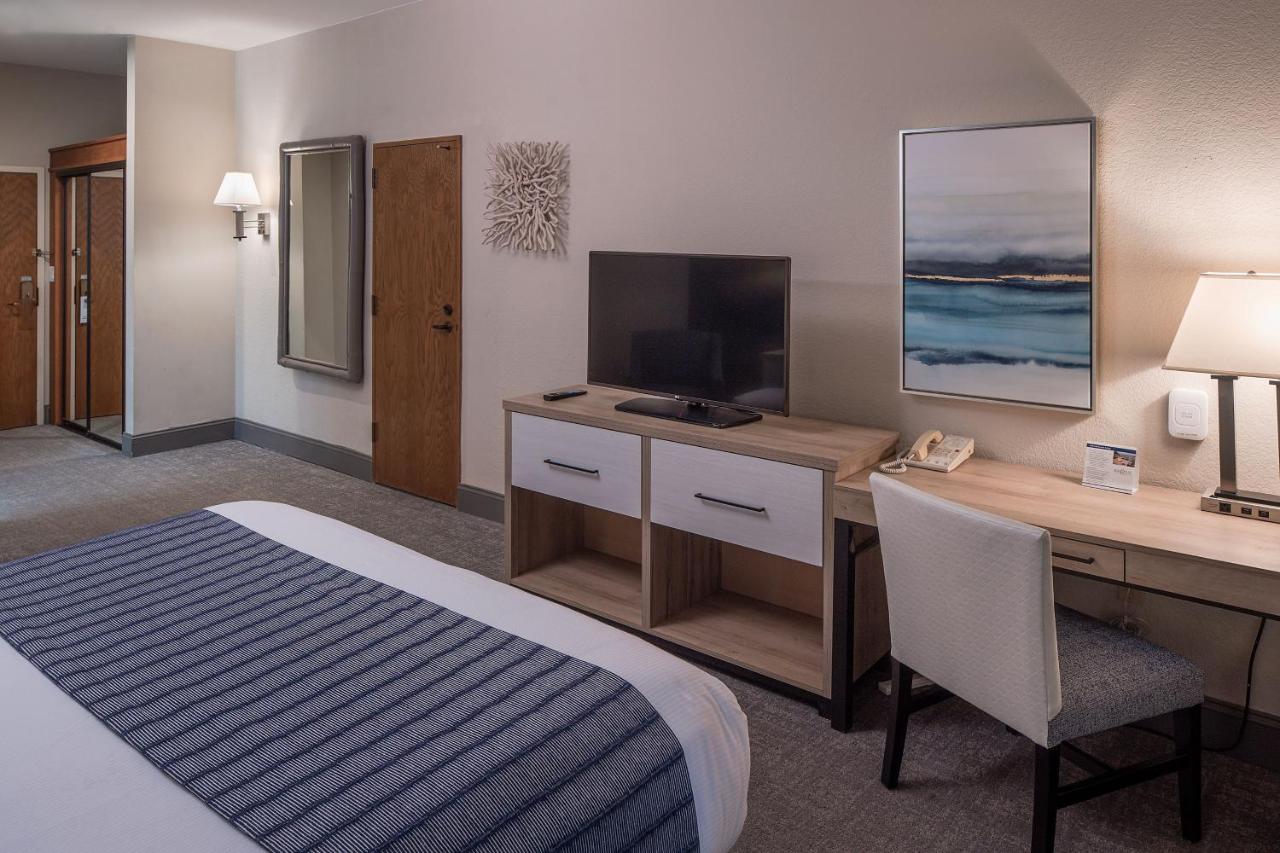 Standard Double Room at Bay Club Hotel & Marina