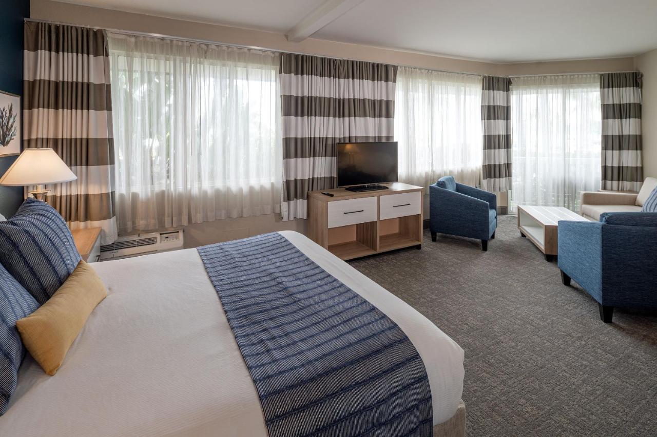 Executive Suite at Bay Club Hotel & Marina