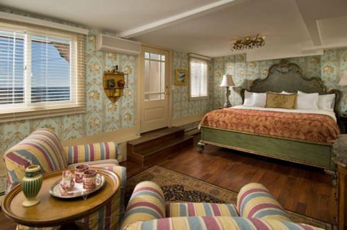 | Lands End Inn - Adults Only